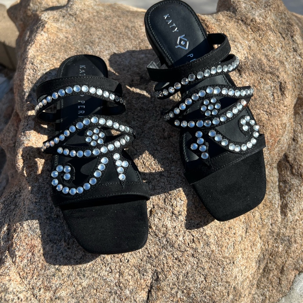 Katy Perry Flat Sandals